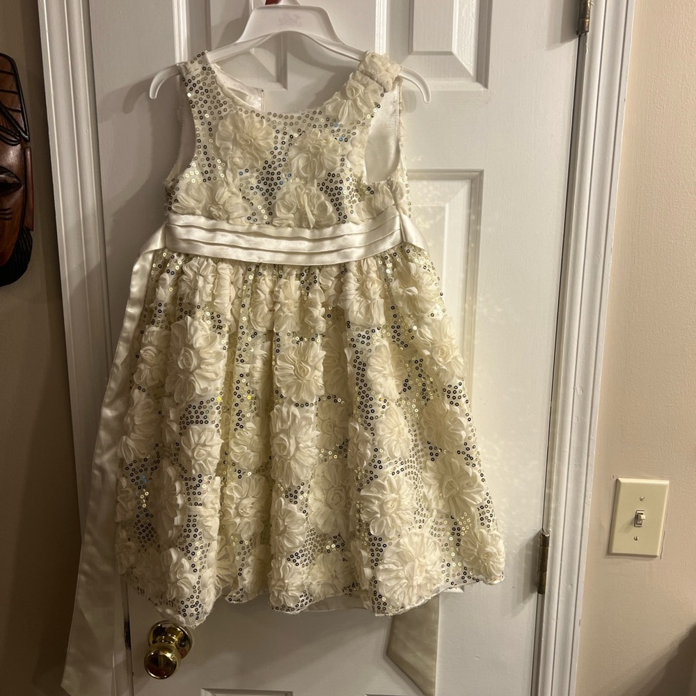 Girls dress